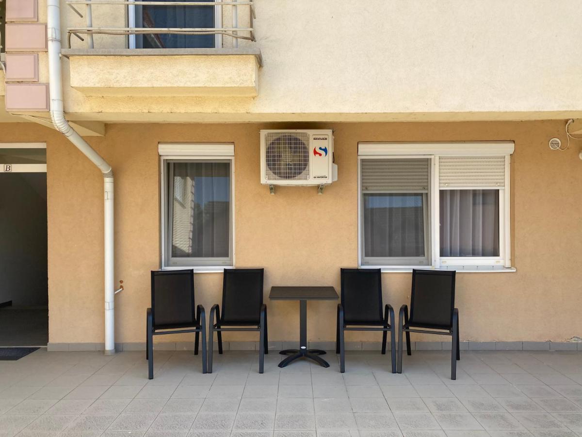 Andrea Apartmanok 2 Гайдусобосло Екстер'єр фото
